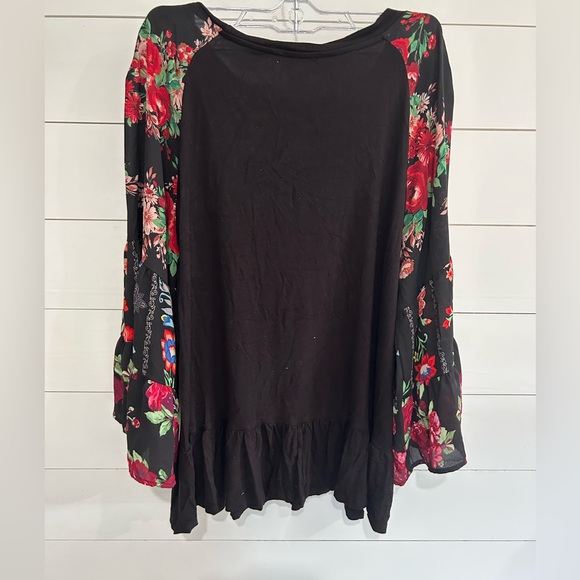 The Pioneer Woman Black Blouse with Vibrant Floral Sleeves - Picture 5 of 6